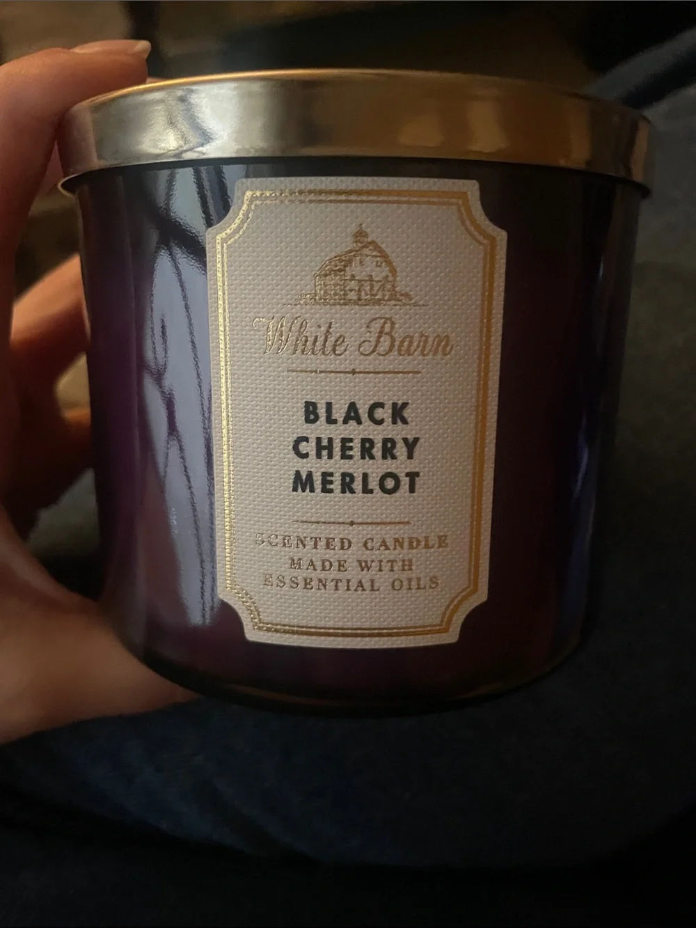 White Barn Black Cherry Merlot Candle - Plum Finish